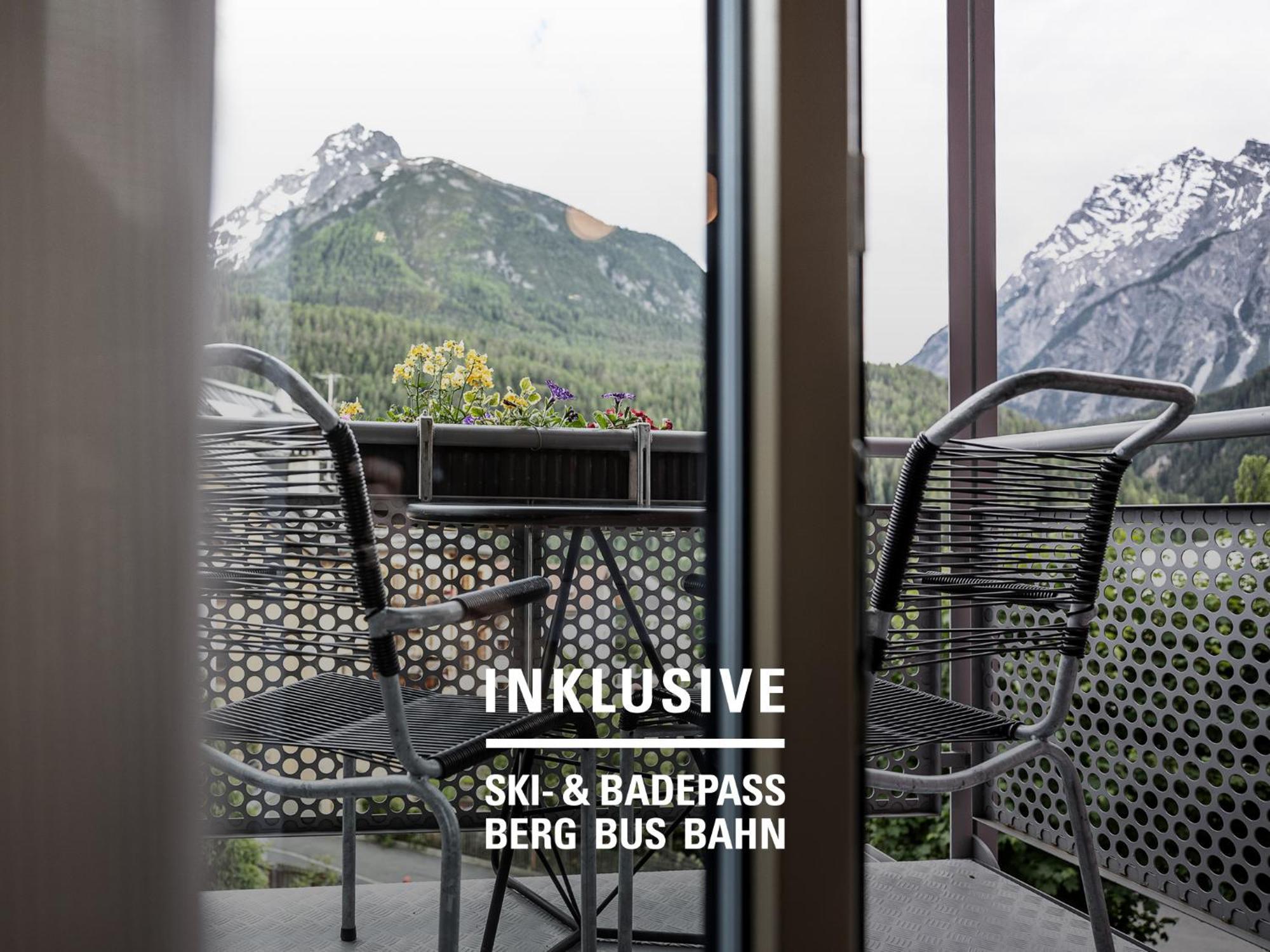 Badehotel Belvair Scuol Esterno foto